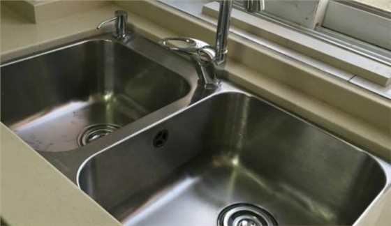 櫥柜臺下盆安裝教程，櫥柜臺下盆怎么安裝才牢固