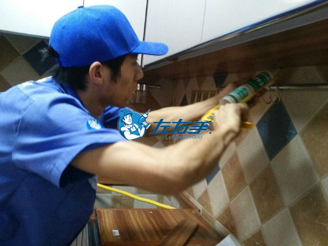 櫥柜安裝工多少錢一天？