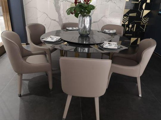 個(gè)性定制家具衣柜：以巖板定制爭(zhēng)搶定制家居買(mǎi)賣(mài)