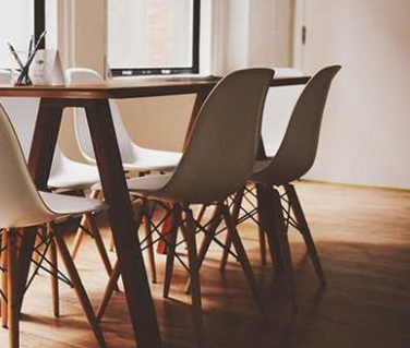 三層實(shí)木復(fù)合地板是不是完全不能碰一點(diǎn)水？