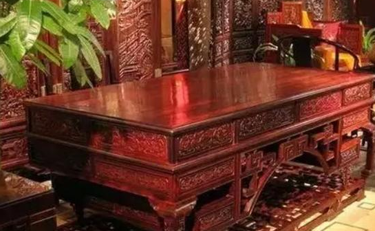 紅木家具十大品牌：別提到紅木家具就說貴，紅木家具不僅實(shí)用還能升值