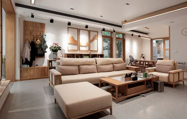 實(shí)木地板材質(zhì)翻新:全屋實(shí)木家具的養(yǎng)老房，處處都有人文與關(guān)懷