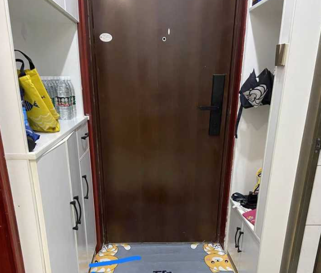 橡膠石蠟油的成分，為什么紅木家具上會(huì)出現(xiàn)白色粉墨?