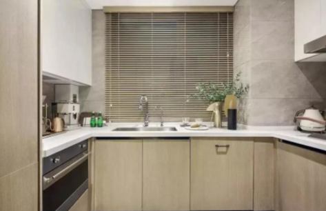 廚房柜門改造;給廚房定制櫥柜別盲目！記住4大標準4個尺寸