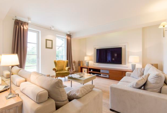 痕跡清理專(zhuān)家：不同材質(zhì)的沙發(fā)清理方式，讓沙發(fā)永遠(yuǎn)清新舒適