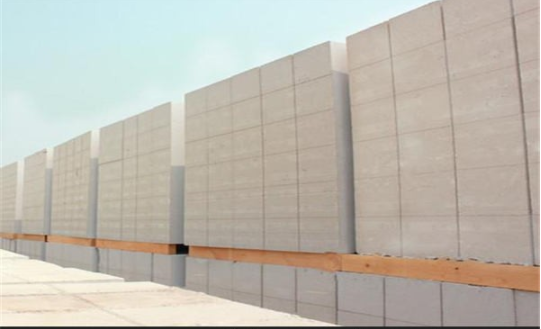 實木酒柜定制：紅酒柜選購方法，紅酒柜哪個牌子好？