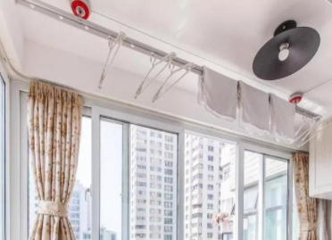 露臺(tái)裝修設(shè)計(jì)，晾衣架需要如何安裝？