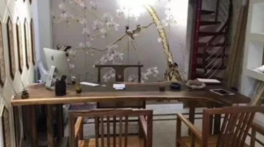 青島最新室內(nèi)裝修：室內(nèi)裝修設(shè)計(jì)用胡桃木做家具軟裝，是否可做成現(xiàn)代風(fēng)新中式風(fēng)格