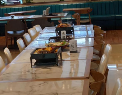 西餐廳家具：做餐飲怎樣才能選好餐廳家具？開(kāi)餐廳買(mǎi)餐桌椅需要注意什么？