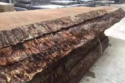 實(shí)木板種類：原木大板桌走入千家萬戶，為什么現(xiàn)在都選擇原木家具