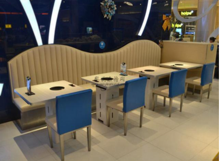 休閑藤編桌椅，外觀時(shí)尚的餐飲家具更受年輕人歡迎