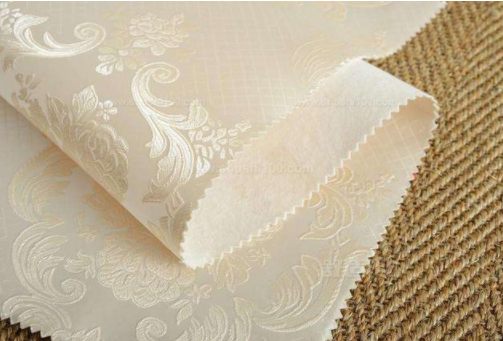 室內(nèi)新型裝飾材料：墻紙和墻布有什么區(qū)別？用墻布好還是墻紙好