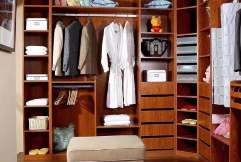 衣柜怎么選？衣柜板材哪種好？