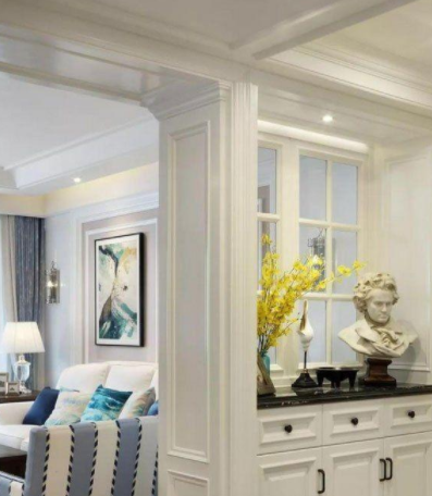 原木定制護墻板：全屋的護墻板和柜子，也就定制的帶窗玄關柜沒白花錢！