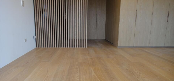 【實木地板安裝保養(yǎng)】橡木實木地板都有哪些優(yōu)缺點？